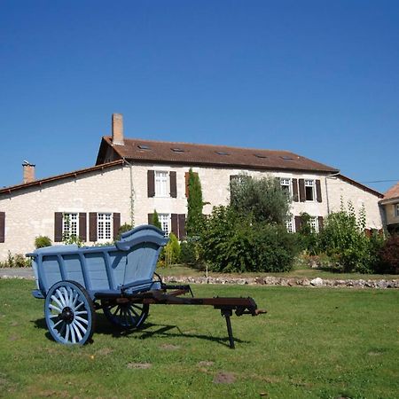 Neuvicq-Montguyon Le Logis Des Quatre Puits Bed & Breakfast エクステリア 写真