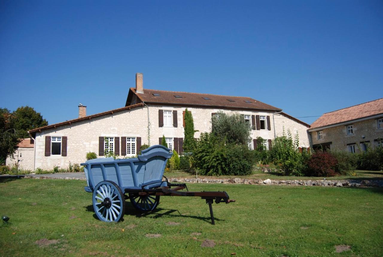 Neuvicq-Montguyon Le Logis Des Quatre Puits Bed & Breakfast エクステリア 写真