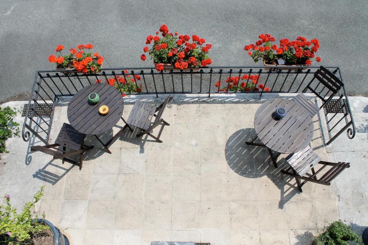 Neuvicq-Montguyon Le Logis Des Quatre Puits Bed & Breakfast エクステリア 写真