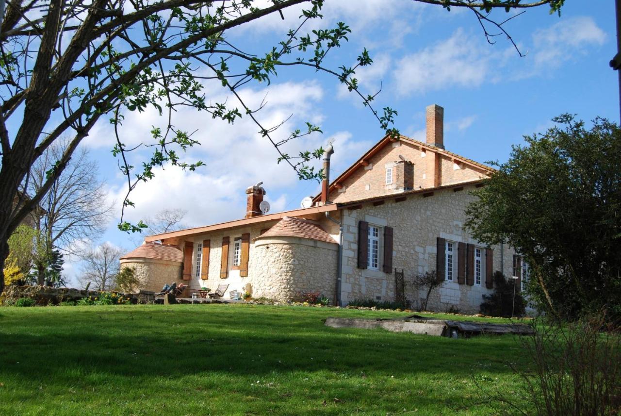 Neuvicq-Montguyon Le Logis Des Quatre Puits Bed & Breakfast エクステリア 写真
