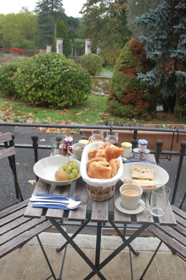 Neuvicq-Montguyon Le Logis Des Quatre Puits Bed & Breakfast エクステリア 写真