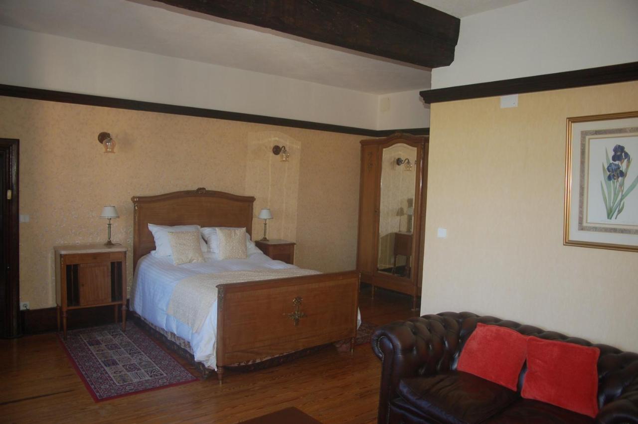 Neuvicq-Montguyon Le Logis Des Quatre Puits Bed & Breakfast エクステリア 写真
